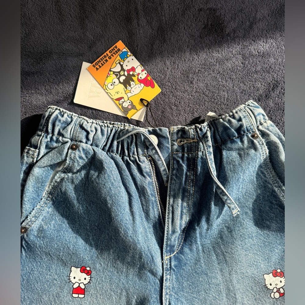 Zara Girls Hello Kitty Sanrio Print Barrel Jeans Size 9-10 Years - Picture 4 of 11